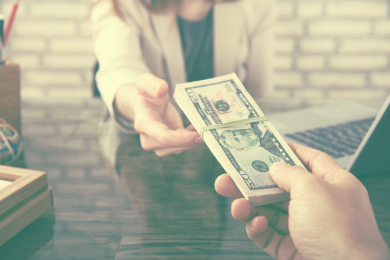 How-Women-Should-Negotiate-Salary